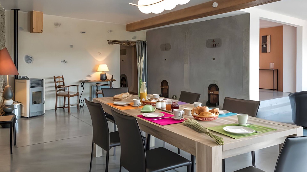 La Digne-d'Aval House | Holiday Home 'La Cave De Lami Vue Sur Vignoble' with Private Pool, Private Terrace and Wi-Fi