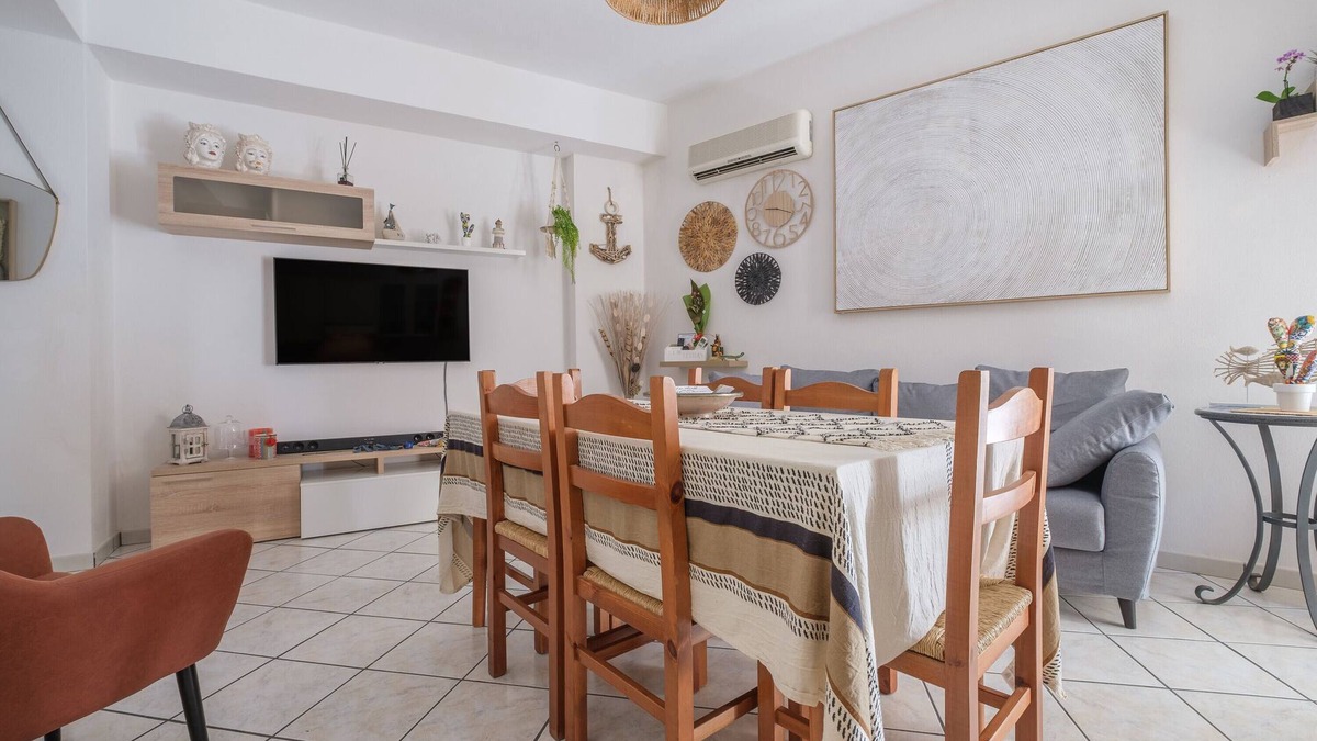 Oliveri House | Holiday Home 'La Marchese' close to the Beach with Terrace & Wi-Fi