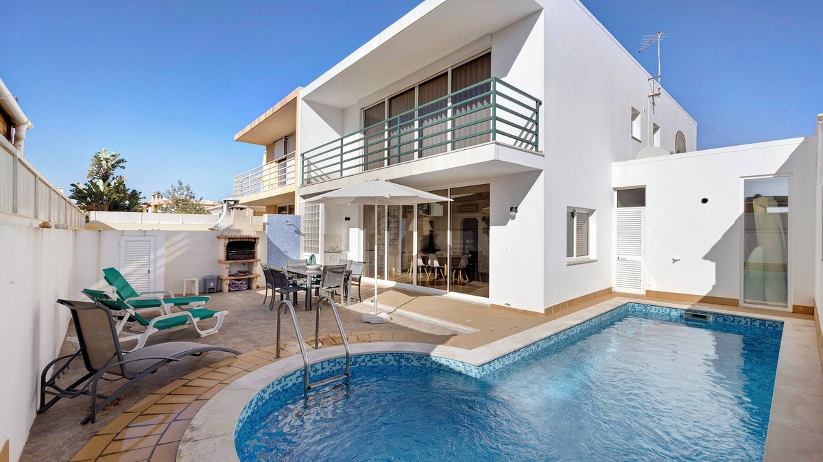 Porto de Mos House | Holiday Home 'Lagos Beach Pool Villa' with Private Pool, Wi-Fi and Air Conditioning
