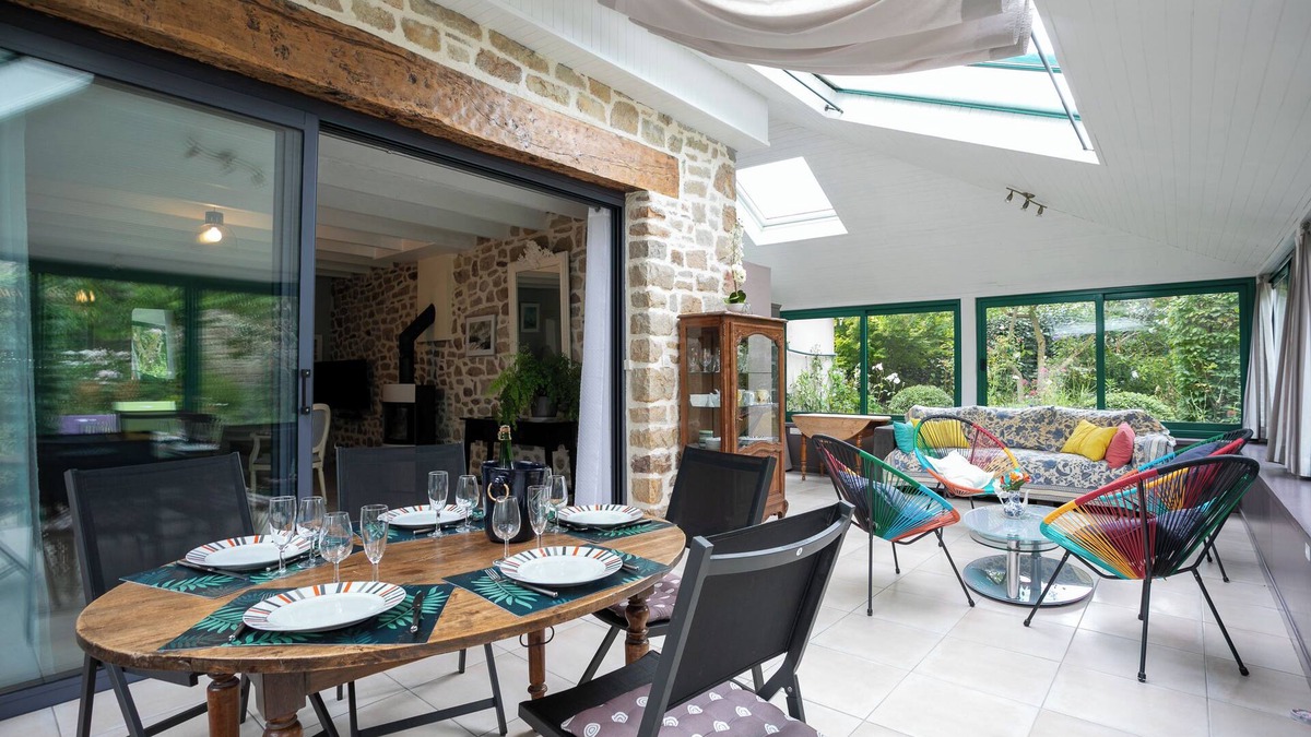 Paimpol House | Holiday Home 'Les Coquelicots Proche Mer' with Private Terrace, Private Garden and Wi-Fi