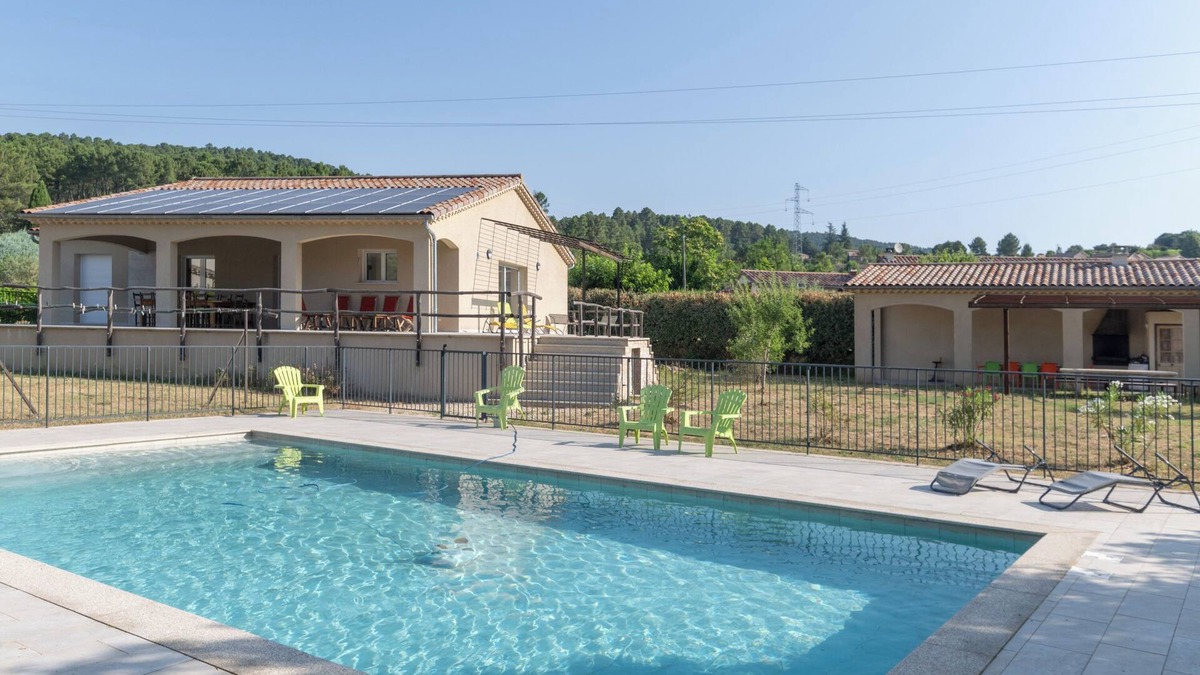 Les Salelles House | Holiday Home 'Luminières 2' with Mountain View, Wi-Fi and Air Conditioning