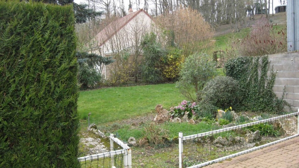 Blere House | Holiday Home "Maison En Touraine" with Private Terrace and Private Garden