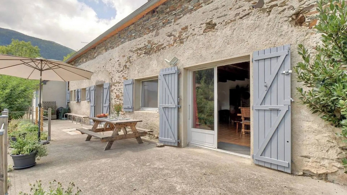Barrancoueu House | Holiday Home 'Maison 10 Min De Saint-lary 12' with Mountain View, Private Terrace and Wi-Fi