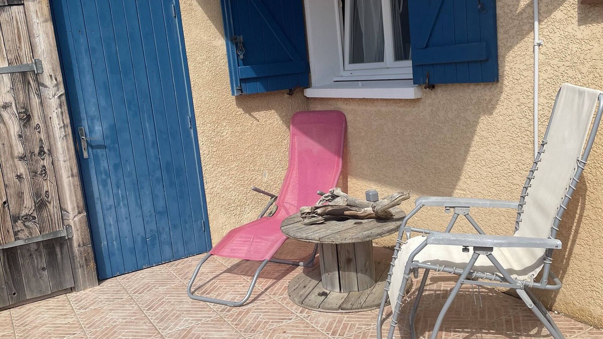Gruissan House | Holiday Home 'Maison Gruissan Mateille' with Private Terrace and Wi-Fi