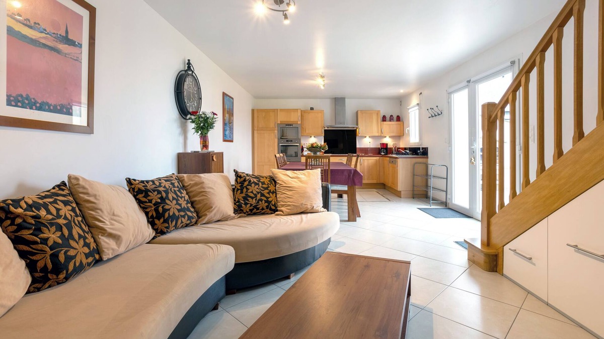 Trevignon House | Holiday Home 'Maison Vue Mer 150m De La Plage' with Sea View, Private Terrace and Wi-Fi