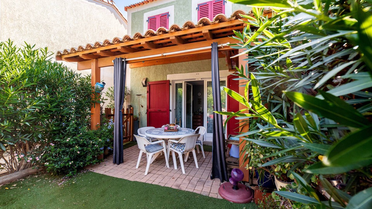 Le Barcares House | Holiday Home 'Marina Au Bacarès' with Private Terrace, Private Garden and Wi-Fi