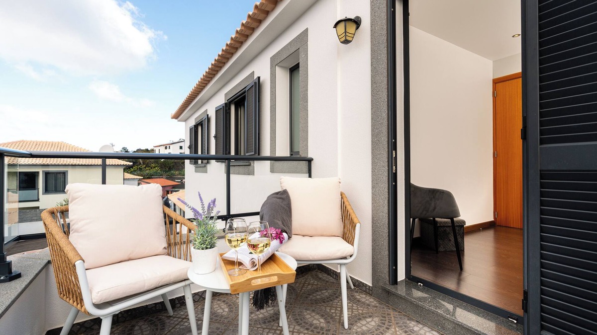 Estreito da Calheta House | Holiday Home 'Melblue' with Sea View, Private Terrace and Wi-Fi