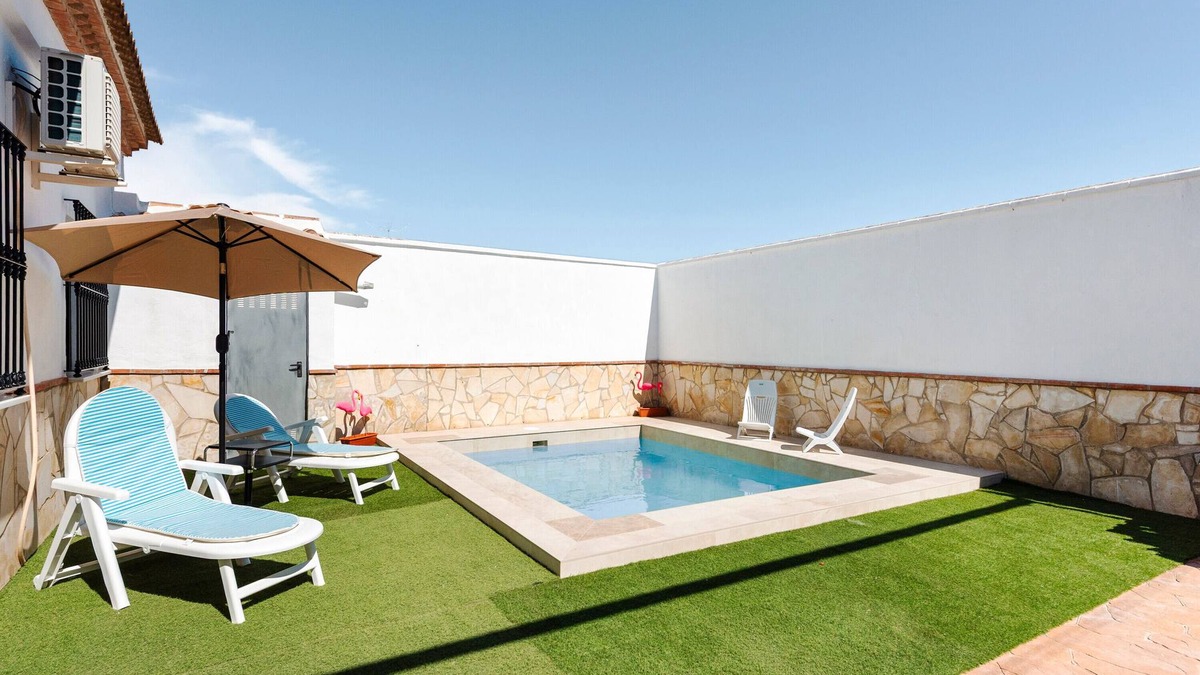Humilladero House | Holiday Home 'Miró' with Mountain Views, Private Pool, Wi-Fi and Air Conditioning