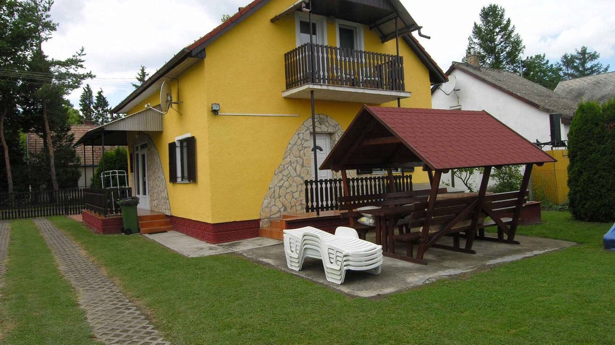 Balatonkeresztur House | Holiday home near the center with washer