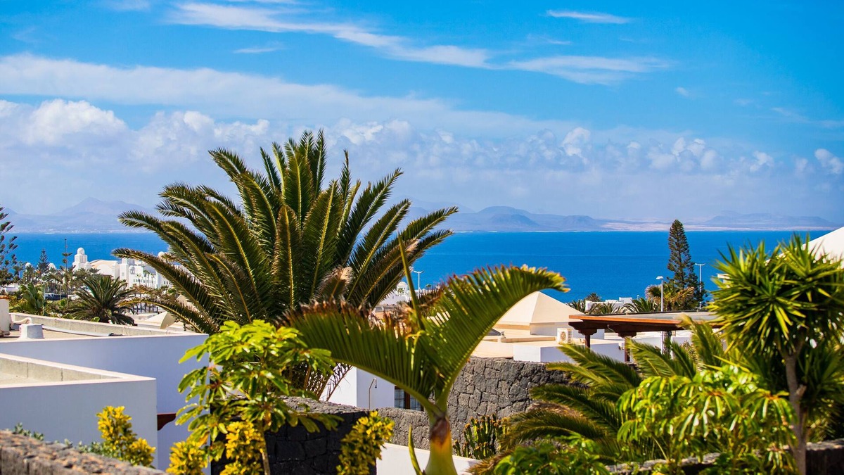 Playa Blanca House | Holiday Home newly renovated with Sea View and heated Swimming Pool