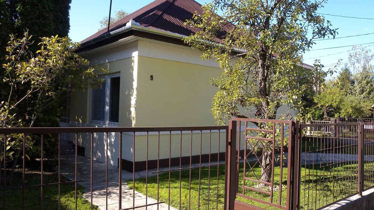 Balatonkeresztur House | Holiday home only 150 m away from Lake Balaton