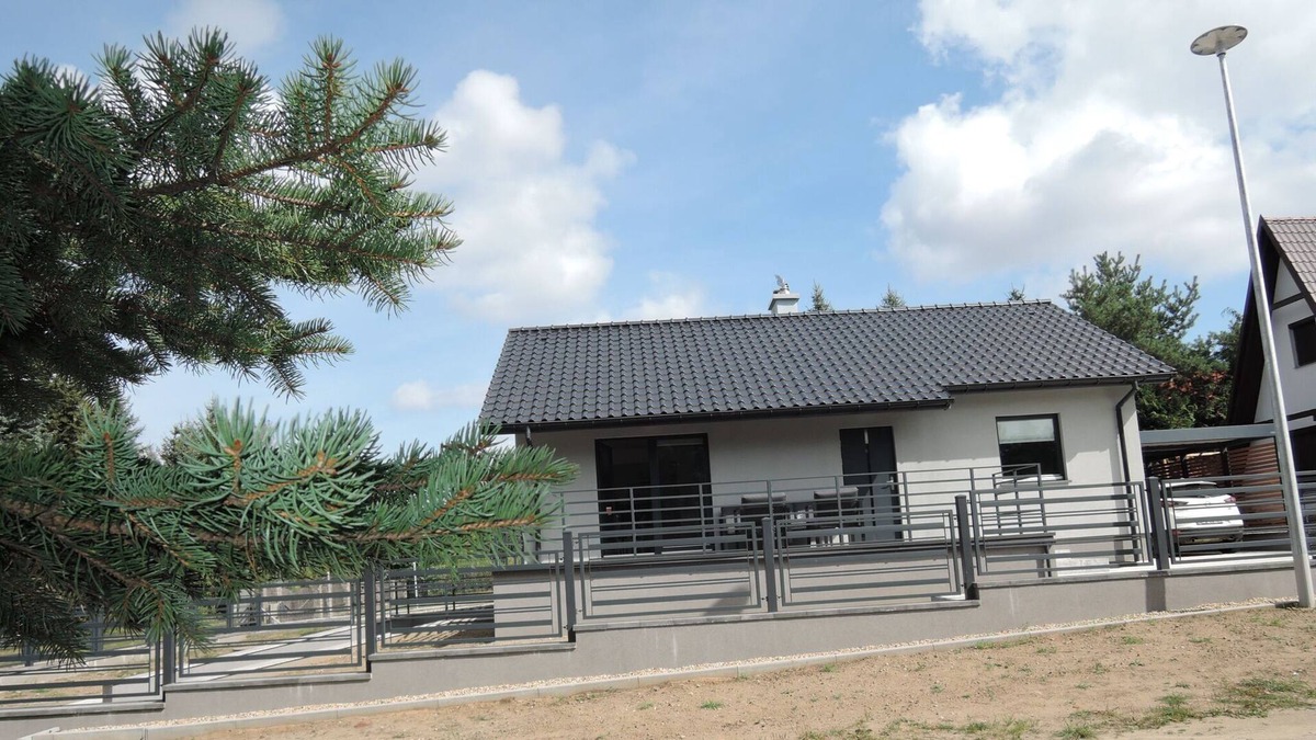 Insko House | holiday home on a fenced natural plot, Insko