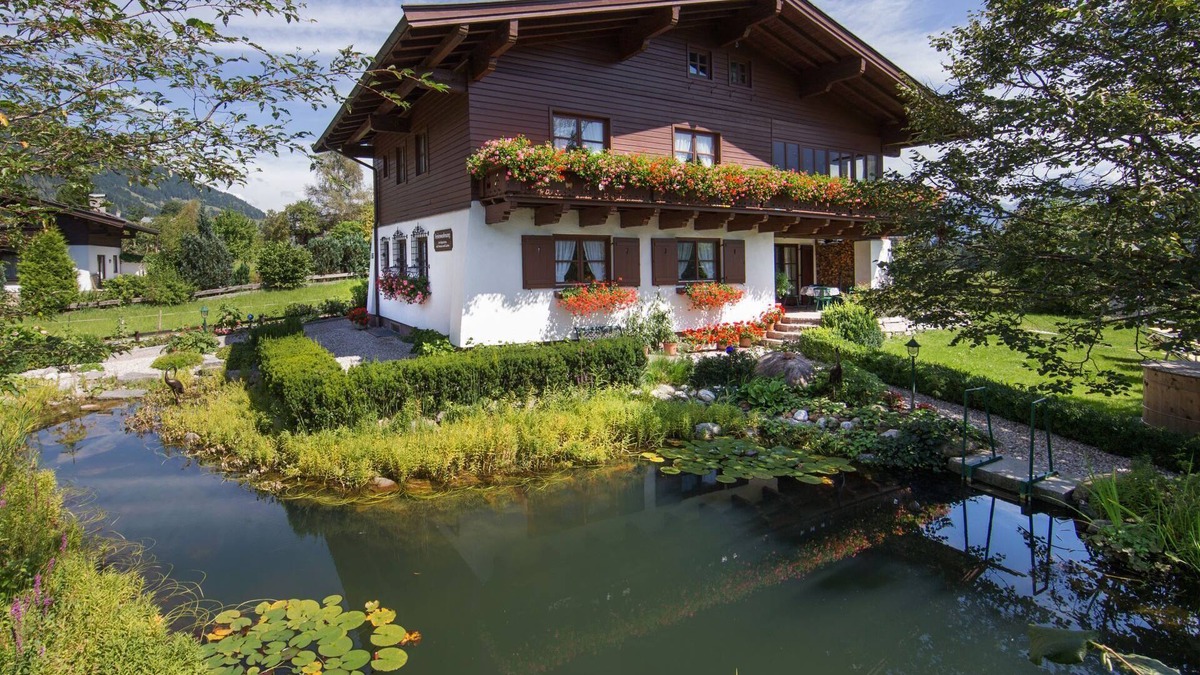 Maishofen Apartment | Holiday home on ground floor, 86 sqm, 2-8 pers., no stairs, pets, internet