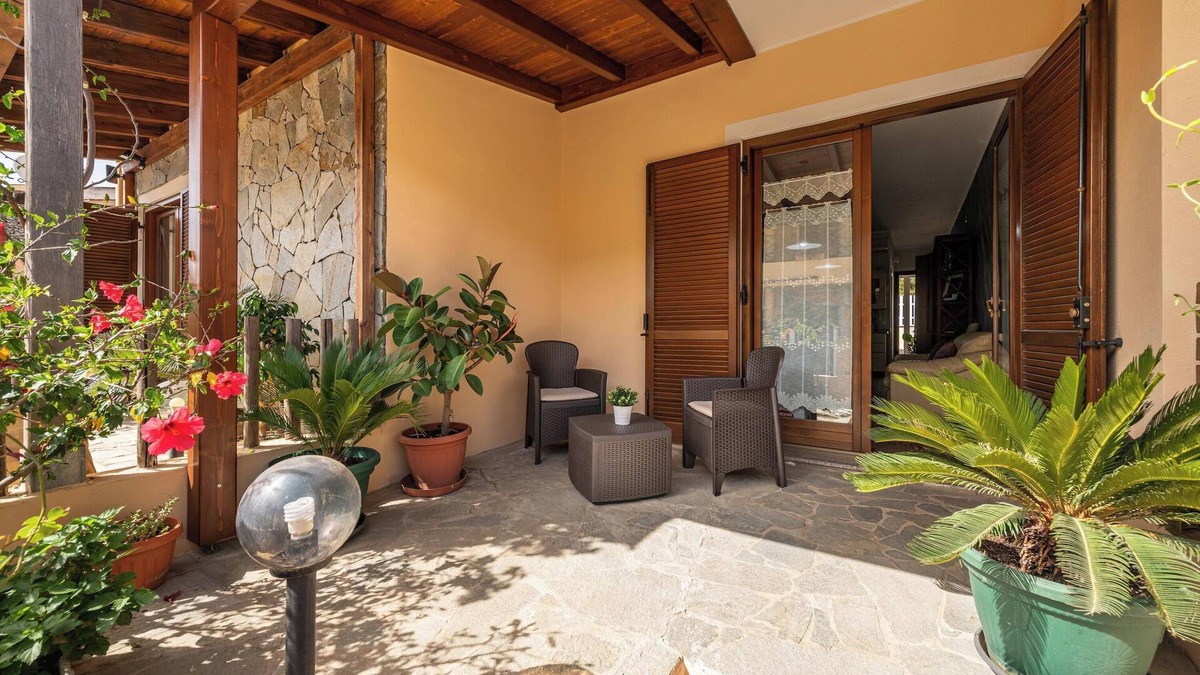 Villasimius House | Holiday Home 'Ory' close to City Centre with Garden & A/C