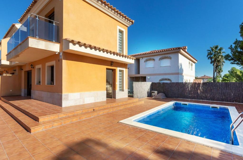 Miami Platja House | Holiday Home Paloma 2-3 by Interhome
