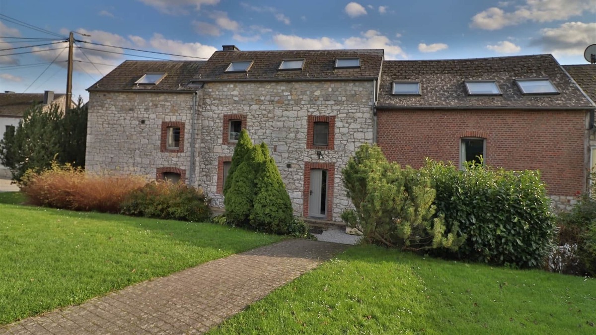 Palenge House | Holiday home Palange 11 in Durbuy with fireplace