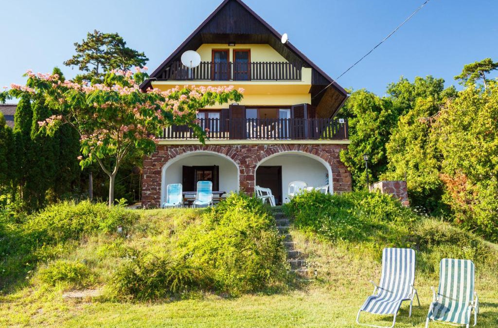 Vonyarcvashegy House | Holiday Home Panorama by Interhome