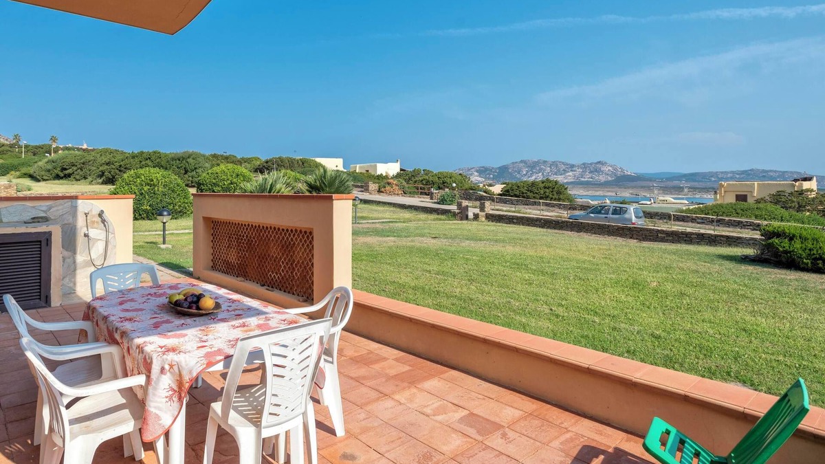 La Pelosa House | Holiday Home "Pergola 705" Just a Few Meters from the Beach with Private Terrace