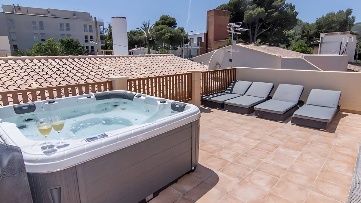 Son Moll House | Holiday Home 'Pescadores' with Sea View, Private Terrace and Air Conditioning