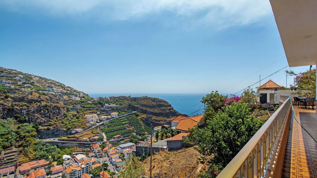 Tabua House | Holiday Home 'Pico The Best View' with Sea View, Private Terrace and Balcony