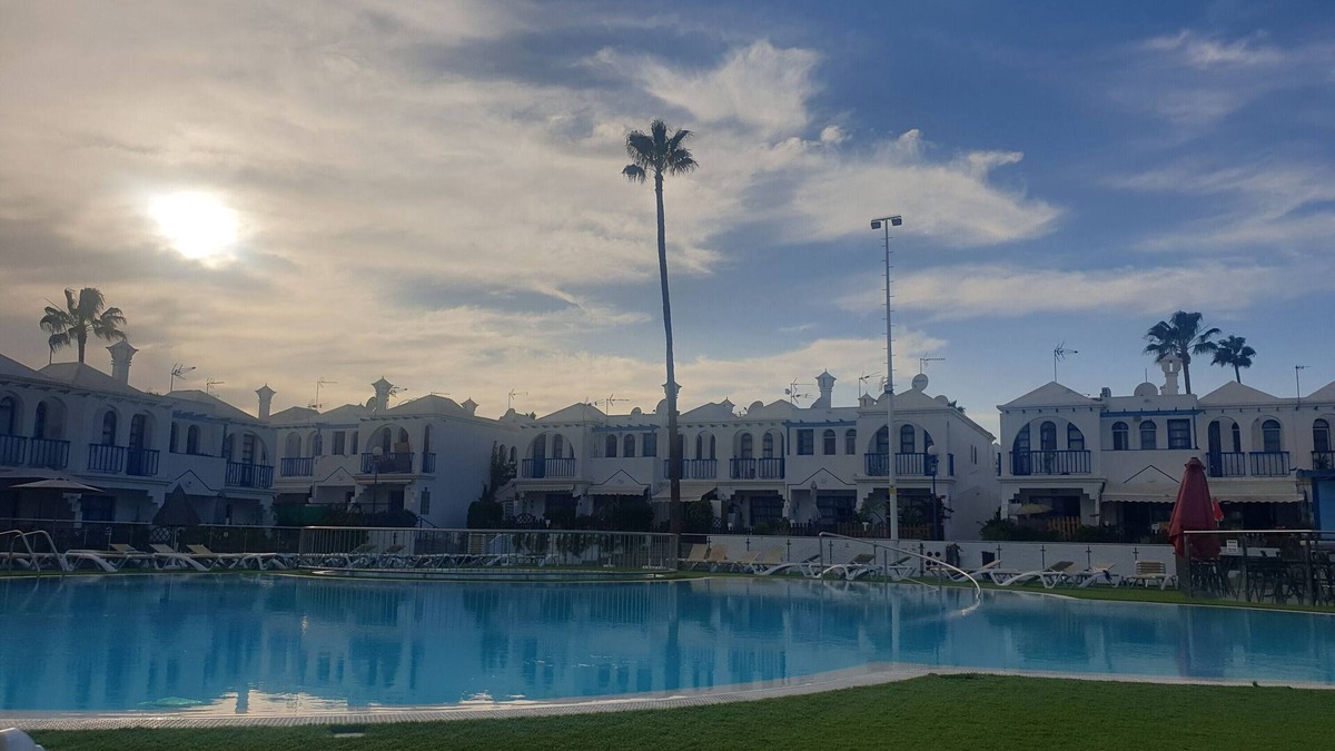Campo Internacional Maspalomas Apartment | Holiday Home 'Playmar Maspalomas' with Shared Pool, Private Terrace and Wi-Fi