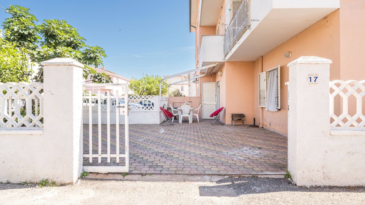 San Giovanni House | Holiday Home 'Posada Porto A Due Passi Dal Mare' with Private Terrace