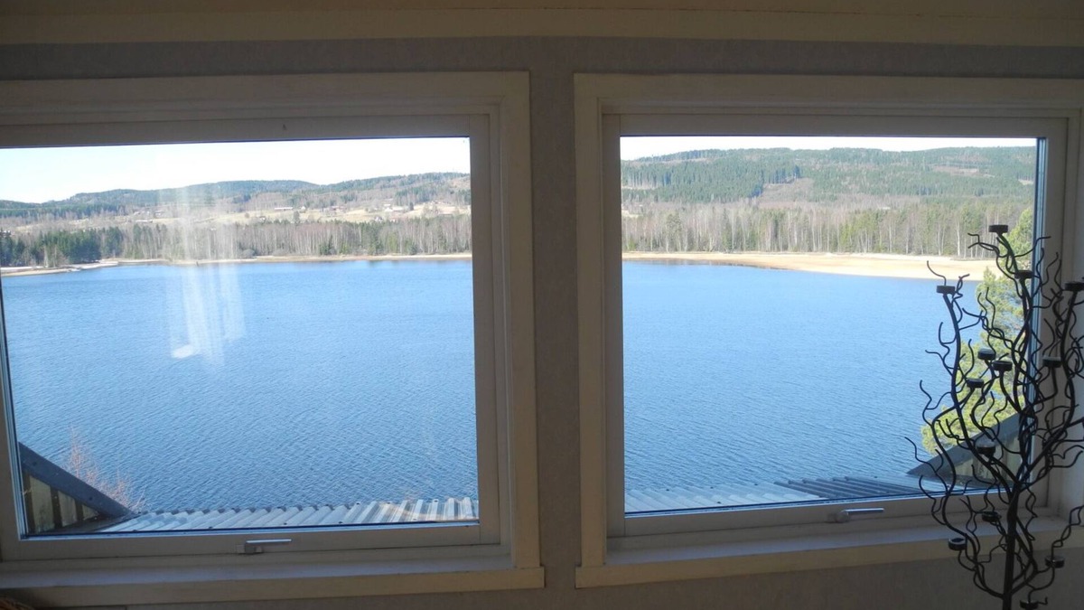 Sunne Municipality House | Holiday home right on the shore of Lake Rottnen