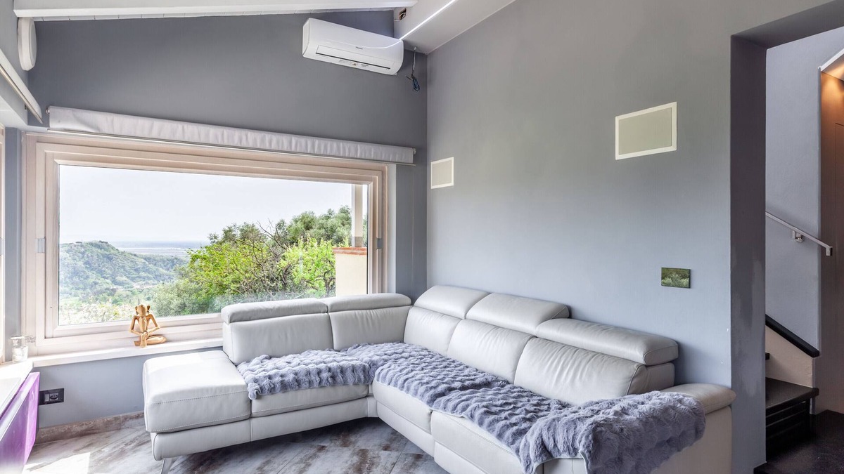 Corsanico House | Holiday Home "Roberto Massarosa" with Sea View, Private Pool & Wi-Fi