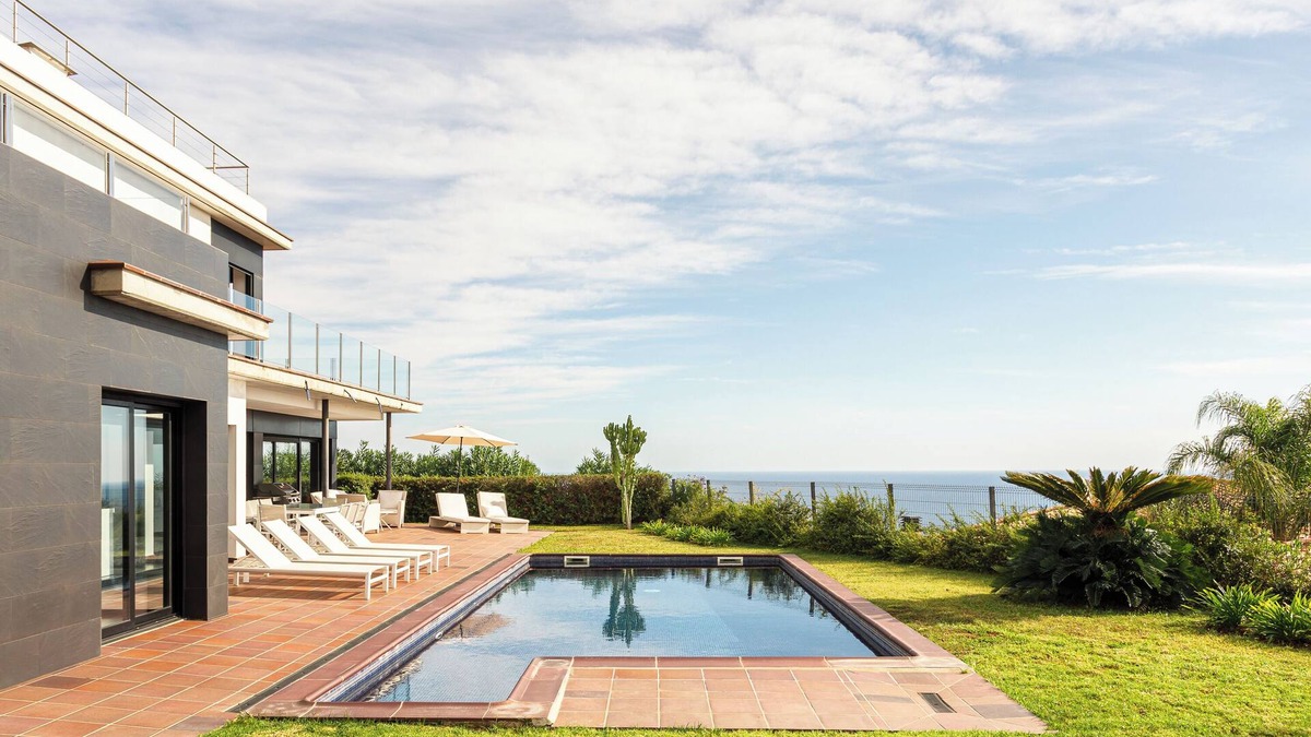 Lloret de Mar House | Holiday Home 'Roman' with Sea View, Wi-Fi and Air Conditioning