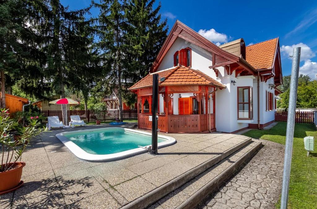 Balatonbereny House | Holiday Home Ruby 1 by Interhome