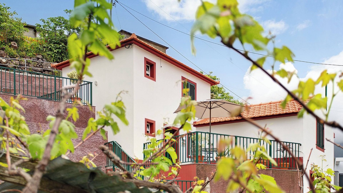 Sao Vicente House | Holiday Home 'São Vicente' with Mountain View, Terrace & Wi-Fi