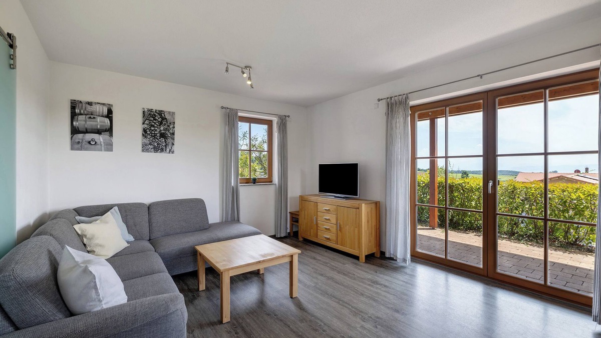 Meersburg House | Holiday Home 'Säntisblick' with Lake View, Wi-Fi and Air Conditioning