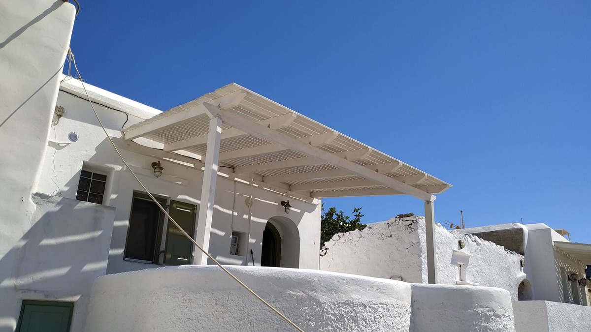 Sikinos House | Holiday Home 'Sigalas House, Sikinos Island' with Sea View, Terrace and Air Conditioning