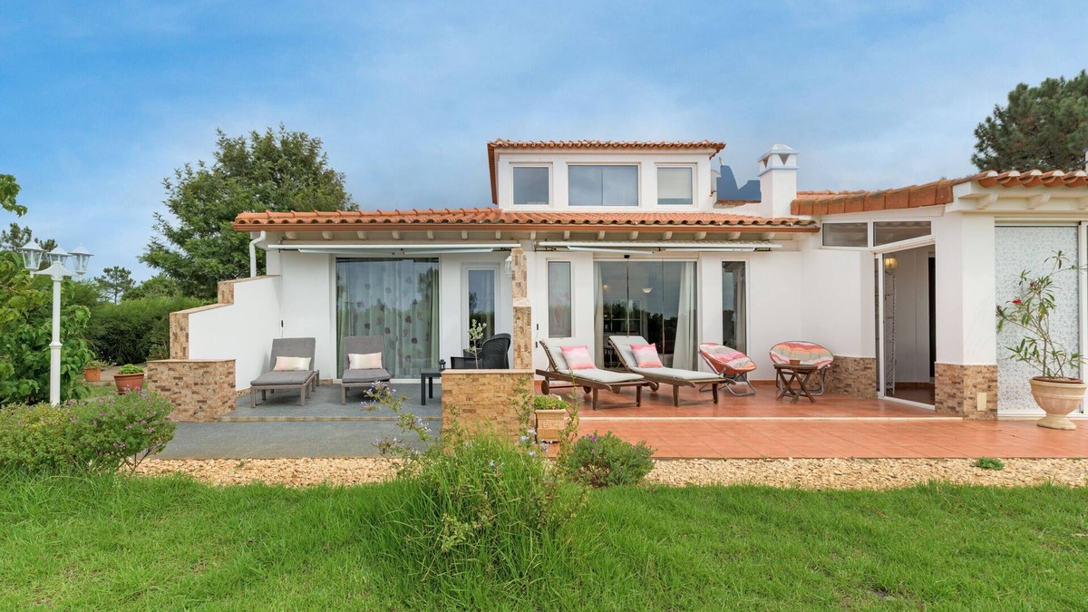 Baiona House | Holiday Home 'Sobreirinho - Selão Da Eira' with Sea View, Shared Pool and Wi-Fi