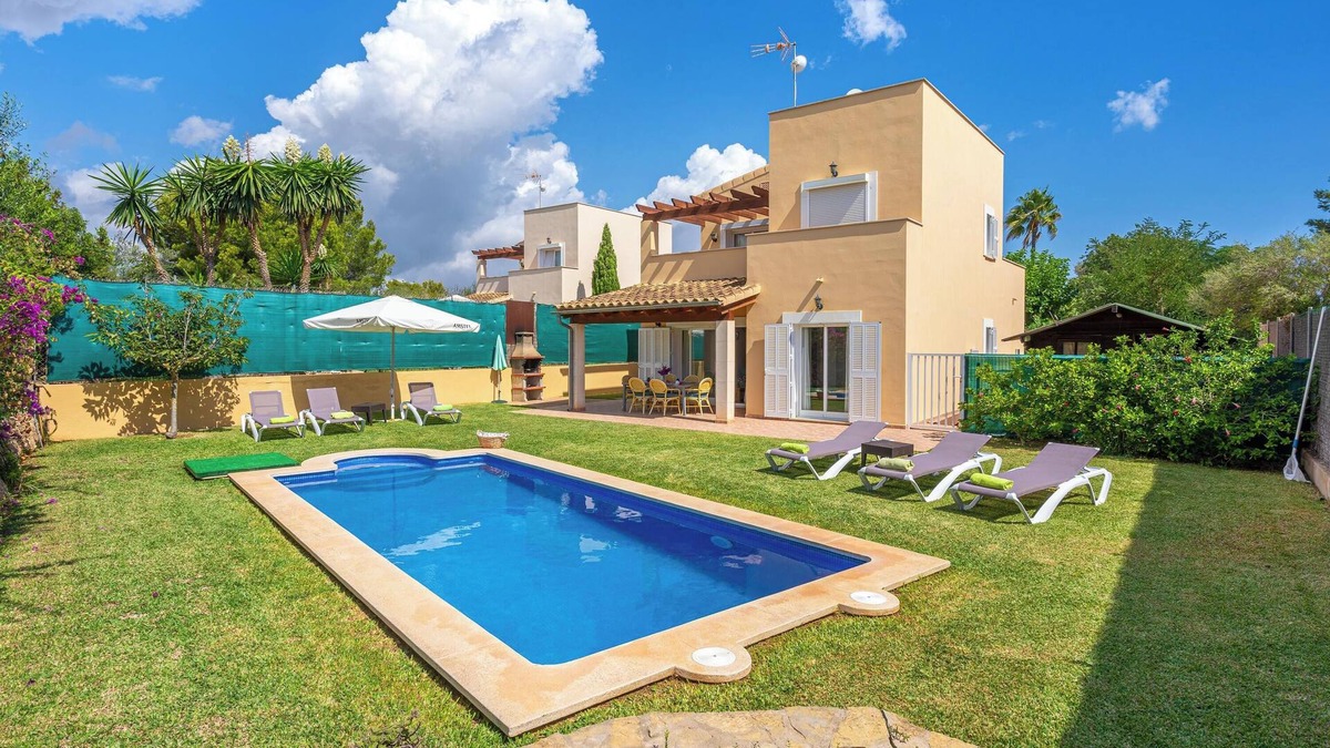 Cala Murada House | Holiday Home Son Ganxo II with Pool, Terrace & Wi-Fi