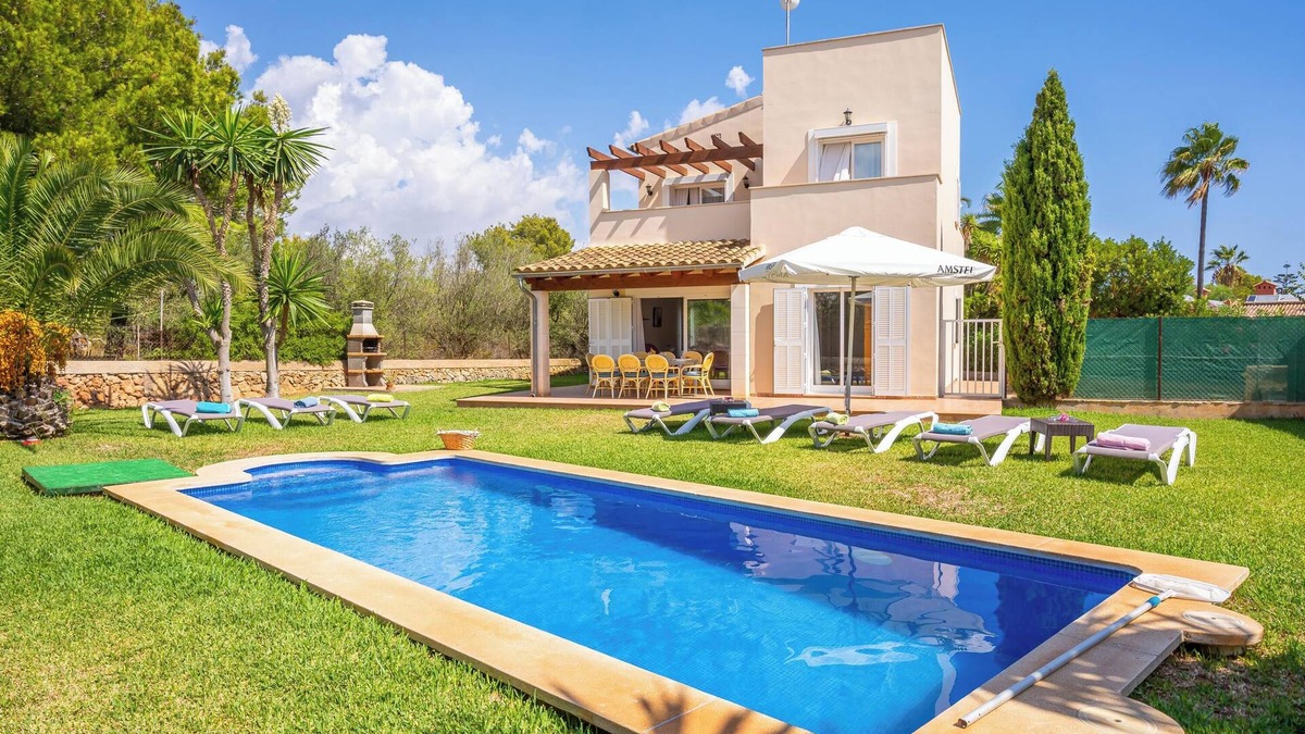 Cala Murada House | Holiday Home Son Ganxo III with Pool, Terrace & Wi-Fi