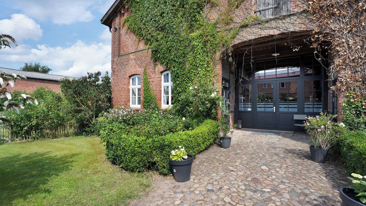 Schlagsdorf House | Holiday Home 'Starenhof' with Private Terrace, Private Garden and Wi-Fi