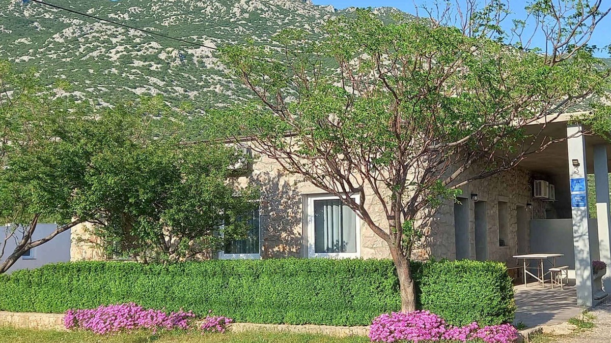 Cesarica House | Holiday home suitable for 2 families with 3 bathrooms
