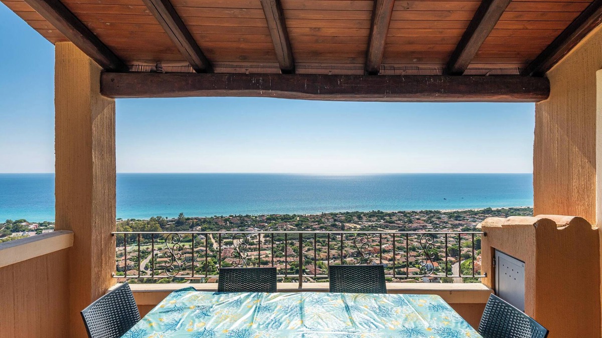 Costa Rei House | Holiday Home 'Susy N5' with Sea View, Shared Pool and Air Conditioning