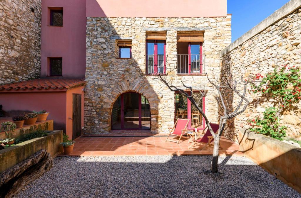 Godall House | Holiday Home Tio Pepe de Maja by Interhome