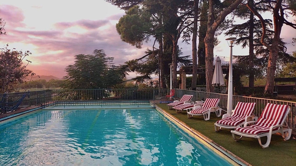 Tordera House | Holiday Home 'Tordera Village' with Mountain View, Private Pool and Wi-Fi