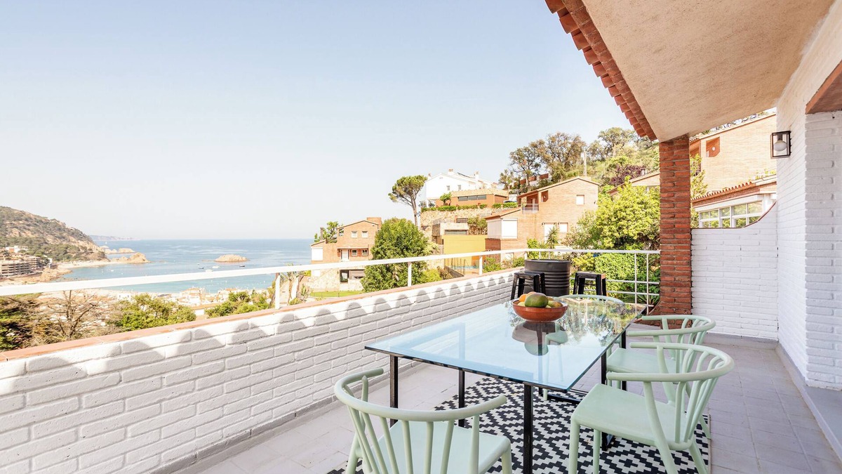 Tossa de Mar House | Holiday Home 'Torre Mirador Azul' with Sea View, Private Pool and Wi-Fi