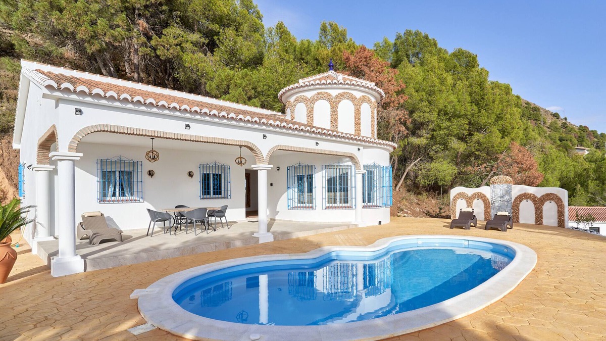 Competa House | Holiday Home 'Tower House' with Sea View, Wi-Fi and Air Conditioning