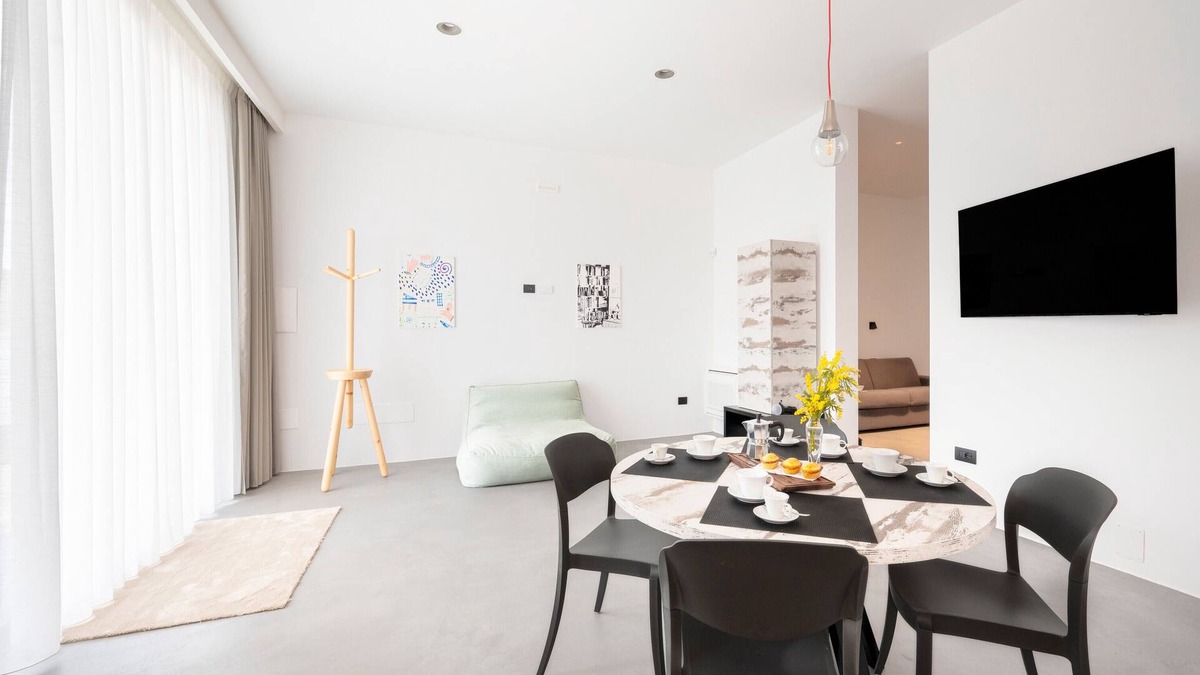 Melendugno Apartment | Holiday Home 'Tre' with Shared Terrace, Wi-Fi and Air Conditioning