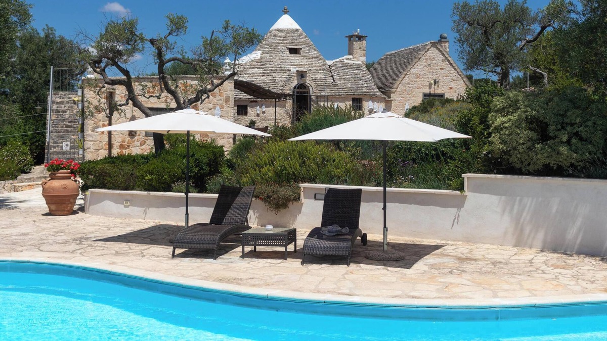 Alberobello House | Holiday Home Trullo Nurillo with Pool & Wi-Fi