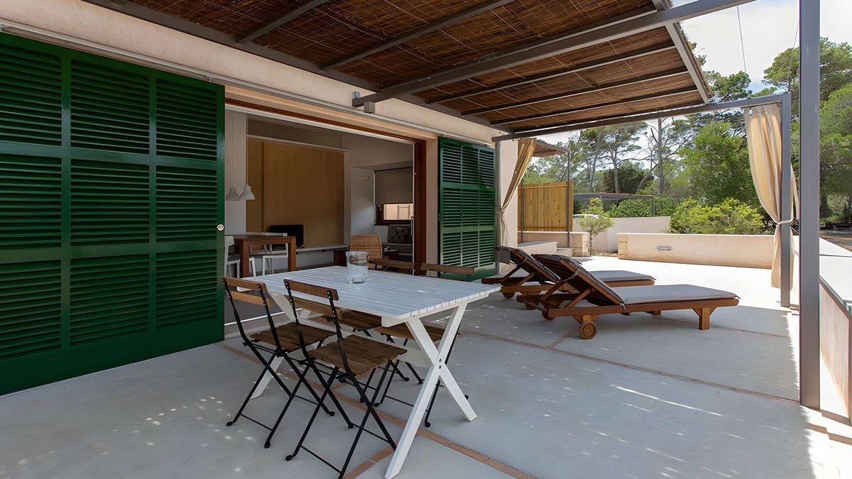 Campos House | Holiday Home 'Twins Mar' with Shared Pool, Wi-Fi and Air Conditioning