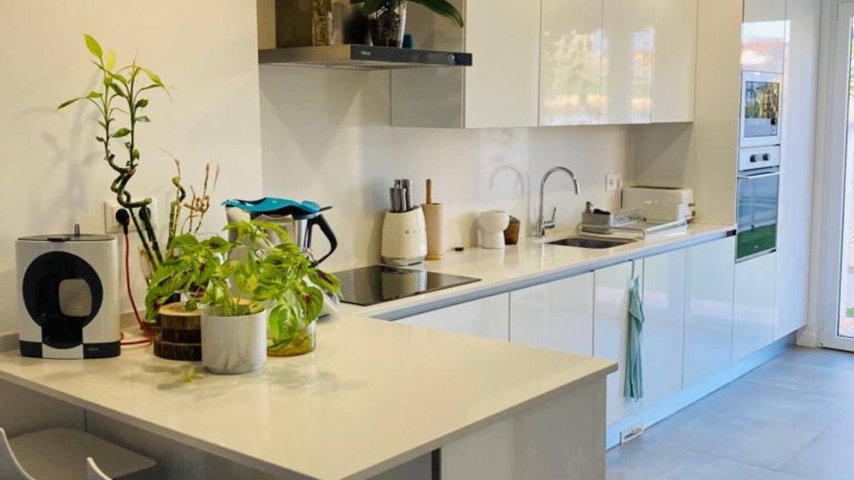 Montes de Alvor House | Holiday Home 'Vale Lagar Villa' with Private Pool, Wi-Fi and Air Conditioning