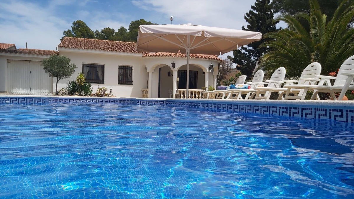 Les Tres Cales House | Holiday Home 'Villa Sahra' with Mountain View, Wi-Fi and Air Conditioning