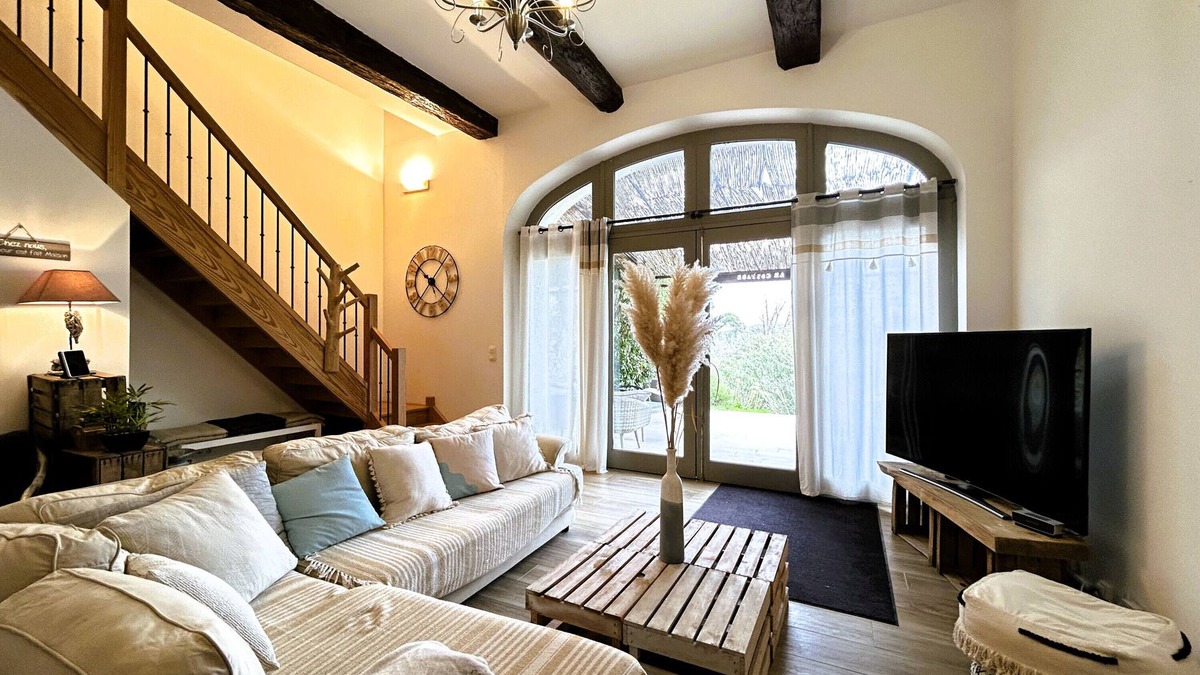 Quarante House | Holiday Home 'Villa Des Vignes Et Spa' with Private Terrace, Wi-Fi and Air Conditioning