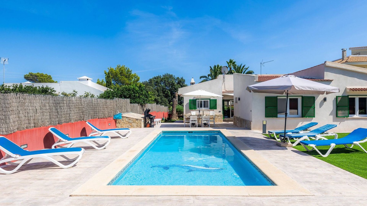 Son Moll House | Holiday Home 'Villa Neptuno' with Private Pool, Wi-Fi and Air Conditioning